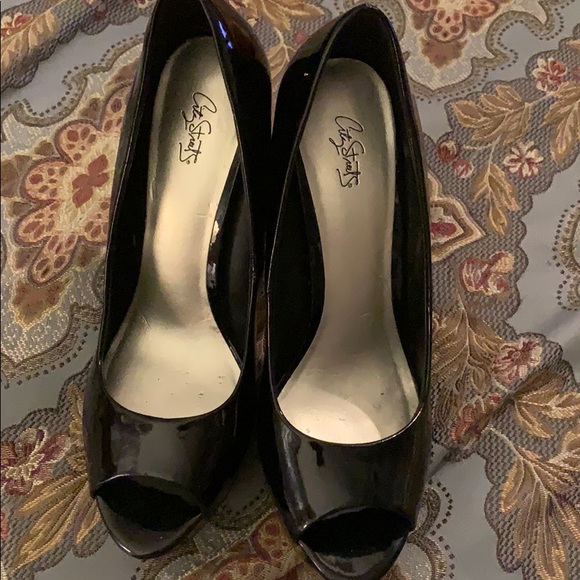 Black open toe heel - Picture 3 of 7